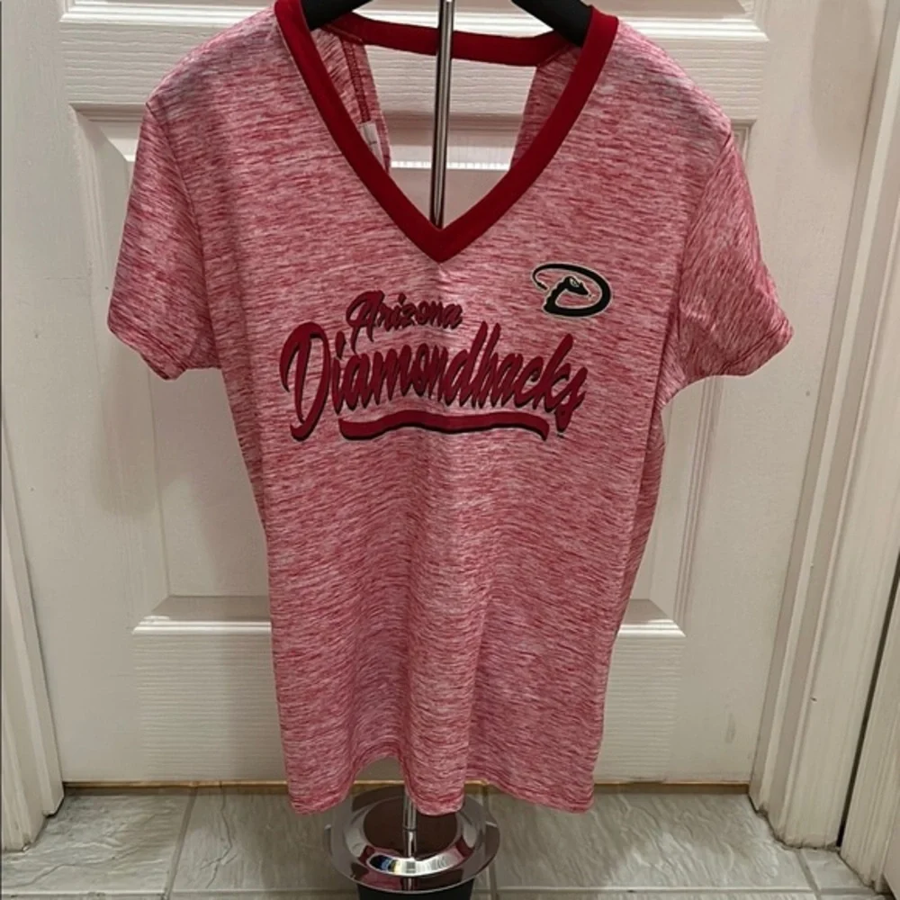 Arizona Diamondbacks V-Neck T-Shirt…sexy sneak peek back
